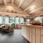 4 Bedroom Stunning In ヘムセダール